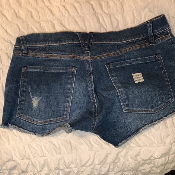 Roxy Jean shorts size 3 - Picture 3 of 8